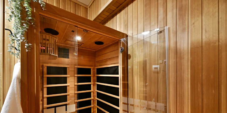 90min. privátní wellness na Smíchově pro 2–3 osoby: finská i bio a infra sauna, aromaterapie, občerstvení