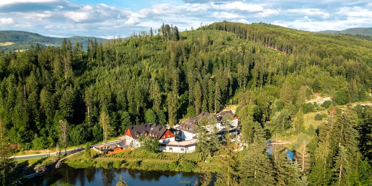 Objevujte krásy polských Beskyd: hotel u lesa a řeky, jídlo a neomezený wellness, 2 děti zdarma