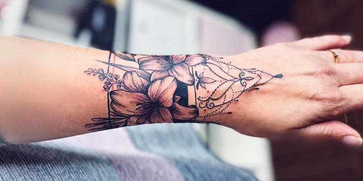 Tetování v Claire Tattoo v Nýřanech: různé velikosti a styly, motiv na míru