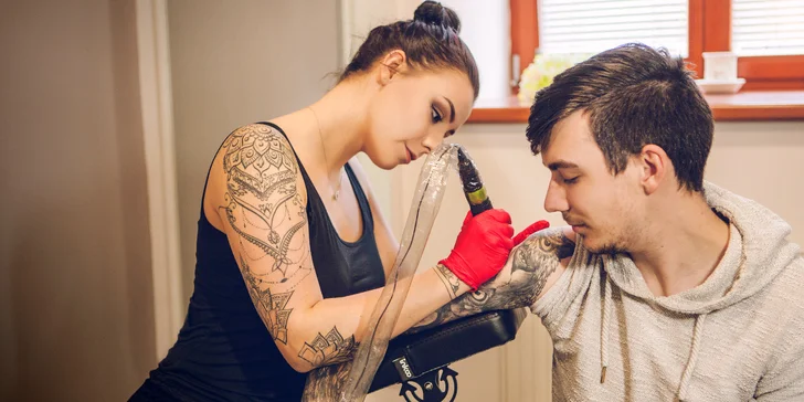 Tetování v Claire Tattoo v Nýřanech: různé velikosti a styly, motiv na míru