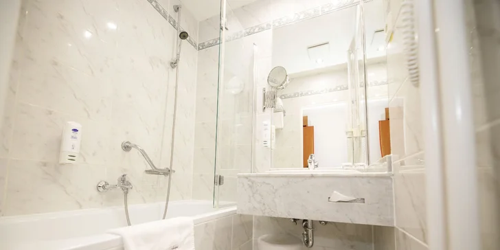 4* hotelu Ametyst: pobyt se snídaní pro dva v historické Praze