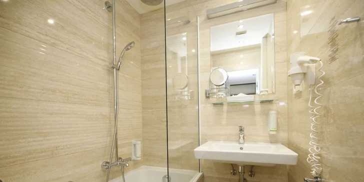 4* hotelu Ametyst: pobyt se snídaní pro dva v historické Praze