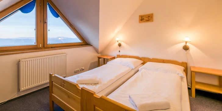 Horský hotel stojící na hřebeni Javorníků: strava i pobyt se saunou či elektrokoly