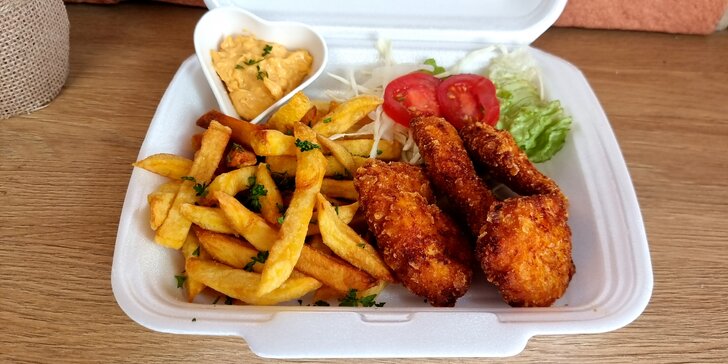 Belgické hranolky a kuřecí stripsy s omáčkou dle výběru pro jednoho i dva vyhládlé v Táboře