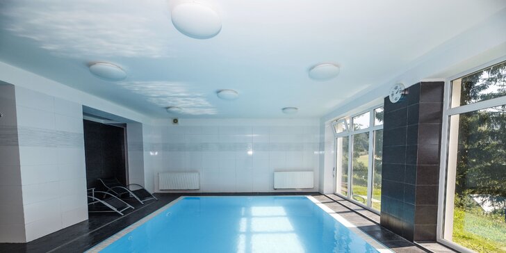 Horský hotel v Beskydech: snídaně, neomezeně vnitřní bazén i sauna
