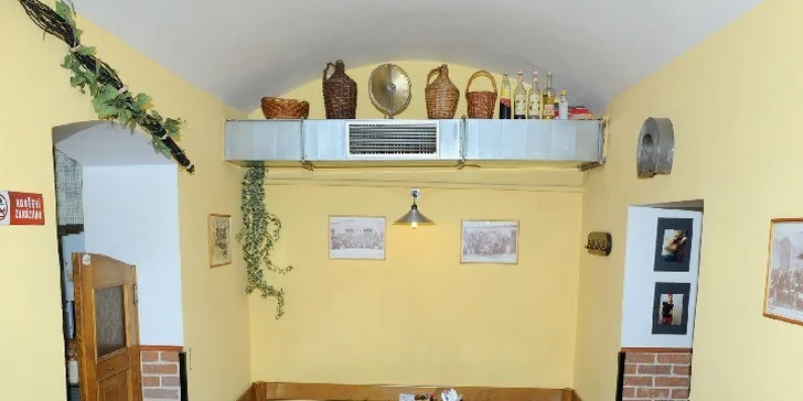 299 Kč za 500gramový tatarský biftek ze svíčkové a 20 topinek. Vychucená dobrota až pro ČTYŘI přátele v restauraci Na Pasece.