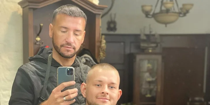 Pánský módní barber střih i úprava vousů v barbershopu na Vinohradech