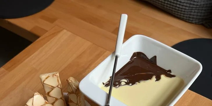 Degustace tří druhů horké čokolády či fondue s lesním ovocem v Chocolaterii Bon Bon: 1 až 3 osoby