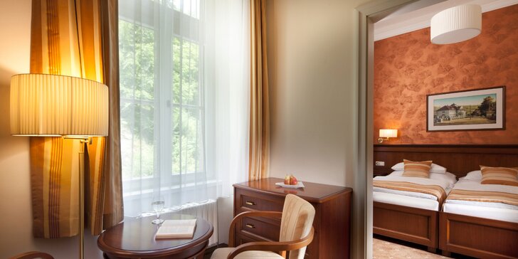 Pobyt v Jáchymově: ubytování v neoklasicistním paláci, snídaně i romantická večeře, wellness procedury