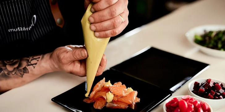 V pátek za kulinářským zážitkem: menu s lososem, slávkami a citrusovým dezertem