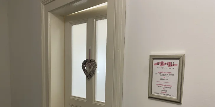 Hladká pokožka díky depilaci teplým voskem: ruce, lýtka i celé nohy