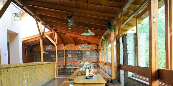 299 Kč za 500gramový tatarský biftek ze svíčkové a 20 topinek. Vychucená dobrota až pro ČTYŘI přátele v restauraci Na Pasece.