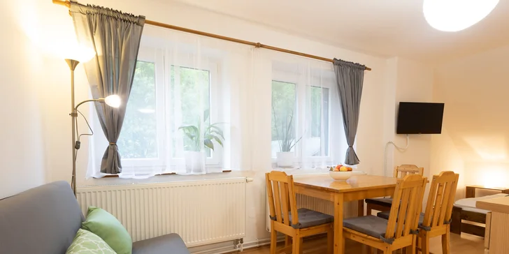 Apartmány v Jizerkách až pro 6 osob: dárek, lahev sektu na pokoji, zahrada, gril, dětské hřiště