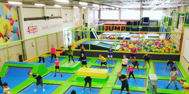 Jump Family České Budějovice: 1 nebo 2 hod. v zábavním centru s trampolínami a dalšími atrakcemi