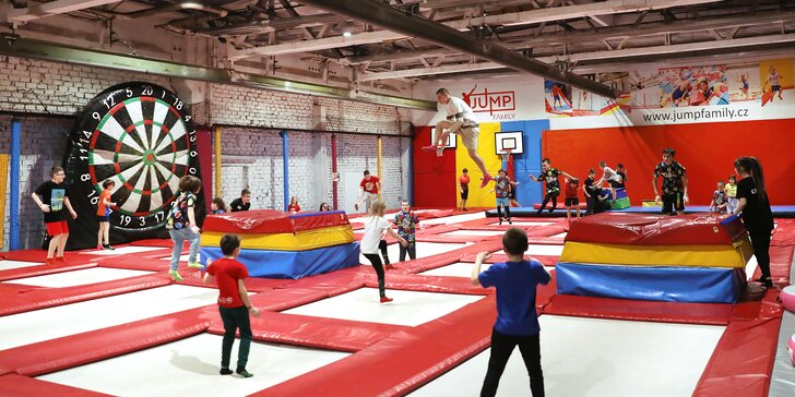 Jump Family Ústí: 1 nebo 2 hodiny v zábavním centru s trampolínami a dalšími atrakcemi