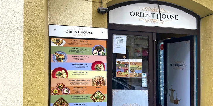 Orientální kuřecí shaorma v tortille nebo falafel s možností hranolků či nápoje