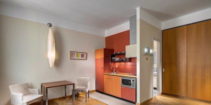 Moderní apartmán nebo studio na Vinohradech se snídaní a saunou