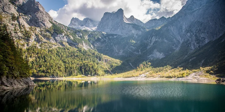 Výlet k rakouským jezerům Hallstatt a Gosausee: projížďka lodí i prohlídka městečka a výhled na Dachstein