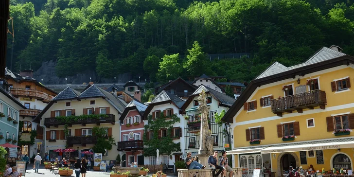 Výlet k rakouským jezerům Hallstatt a Gosausee: projížďka lodí i prohlídka městečka a výhled na Dachstein