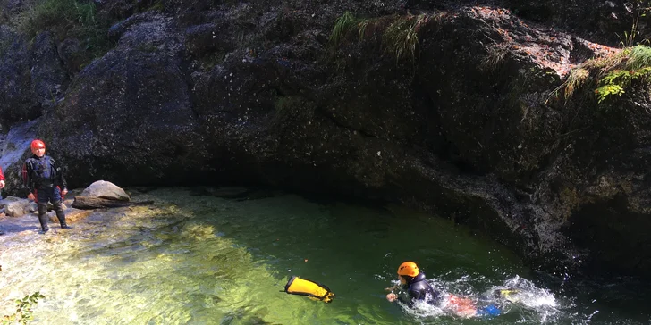 Prodloužený víkend plný adrenalinu v Rakousku: rafty na Salze, výstup na ferraty i canyoning