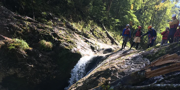 Prodloužený víkend plný adrenalinu v Rakousku: rafty na Salze, výstup na ferraty i canyoning