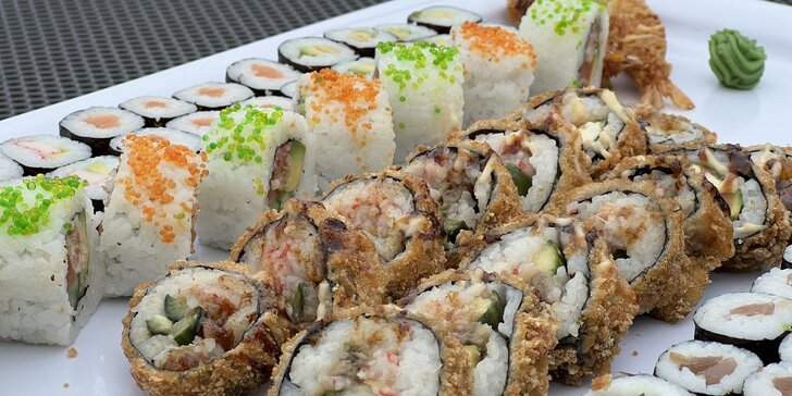 Pestré sety s až 96 kousky sushi s rybami, krabem, avokádem i zeleninou