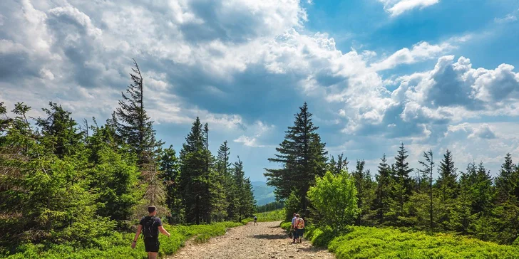 Dovolená pro horské cyklisty i turisty na Szczyrku: polopenze nebo pobyt se snídaní i wellness