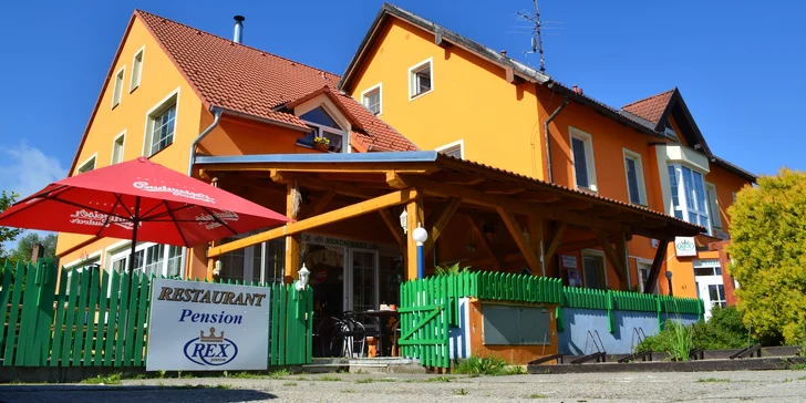 Pohoda přímo u Lipna: pokoj či apartmán v penzionu, snídaně nebo polopenze