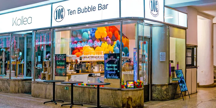 Čaj, mléčný šejk či bubble tea nabušený kuličkami, želé a tapioky