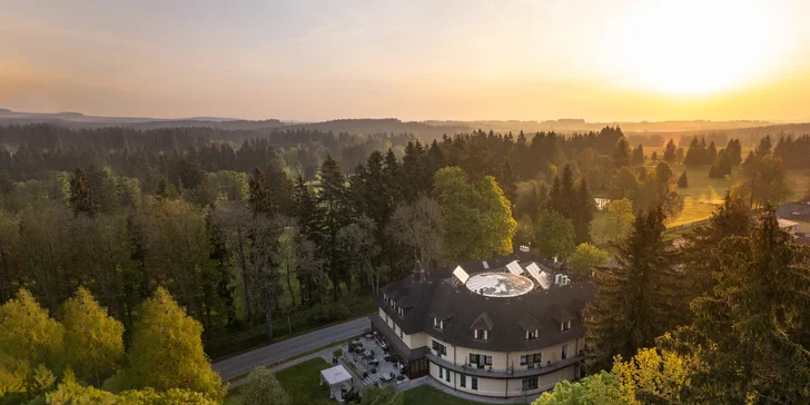 4* hotel v klidné části Mariánských Lázní: polopenze či kredit do restaurace a vstup do wellness