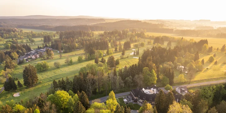 4* hotel v klidné části Mariánských Lázní: polopenze či kredit do restaurace a vstup do wellness