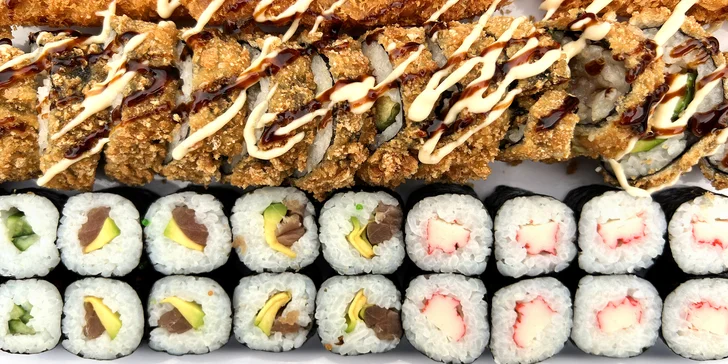 Sushi sety s 63 až 106 ks: maki, nigiri i tempura s rybami i zeleninou