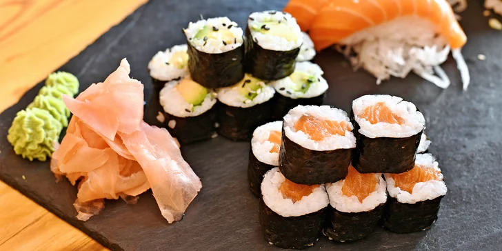 Sushi sety s klasickými i speciálními rolkami: 24–44 maki, nigiri, sashimi i uramaki