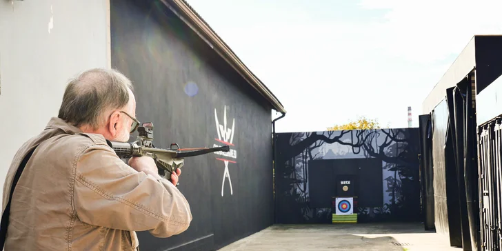 Kurz vrhání chladných zbraní nebo střelby z kuše pro 1, 2 nebo 4 osoby