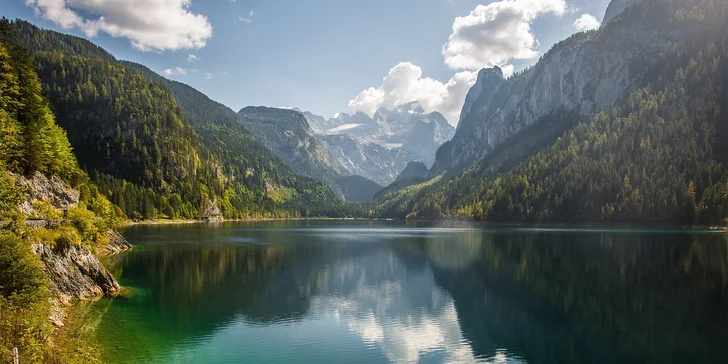 Výlet k rakouským jezerům Hallstatt a Gosausee: projížďka lodí i prohlídka městečka a výhled na Dachstein