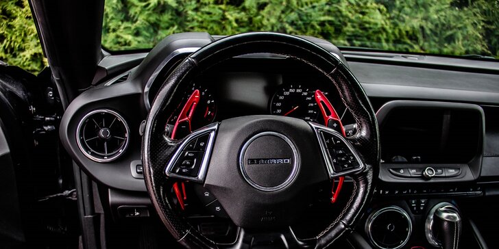 Černý fantom na silnici: zapůjčení Chevroletu Camaro SS 6.2 V8 500 koní na 12 či 24 hodin