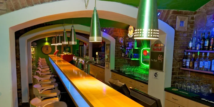 Dejte si míchaný drink a získejte sklenici The PUB