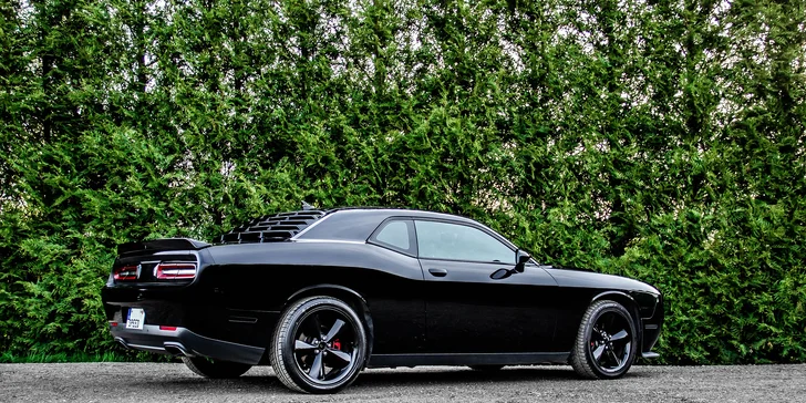 Dodge Challenger 5.7 V8 HEMI black na 12 či 24 hodin