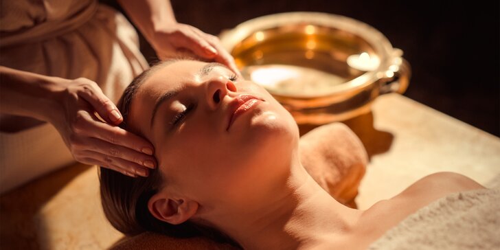 Až 90minutový relaxační balíček: masáž zad a šíje, indická masáž hlavy, infrasauna i aromaterapie