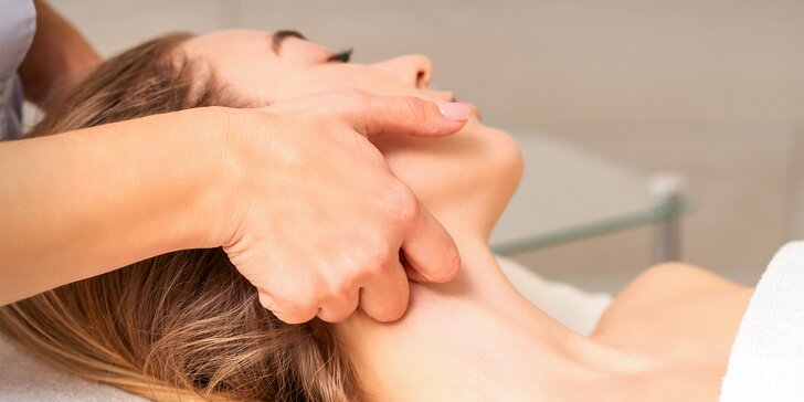 Lymfatická masáž obličeje, maderoterapie či masáž zad s baňkami nebo lávovými kameny