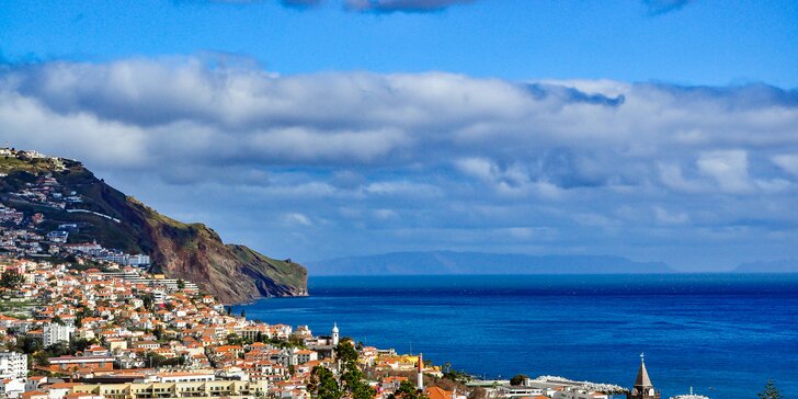 Dovolená ve Funchalu na Madeiře: krásný hotel u moře, neomezený vstup do wellness a snídaně
