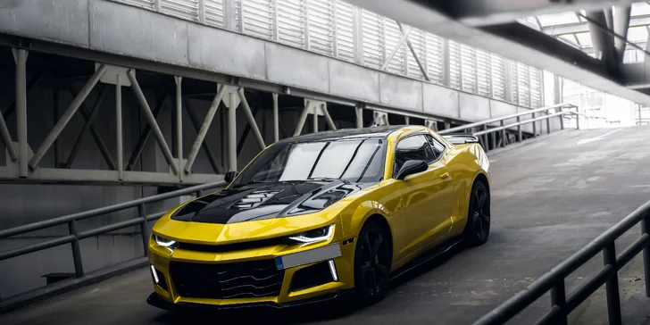 Brutální žihadlo Chevrolet Camaro SS: spolujízda i řízení na pár minut i pronájem na celý den