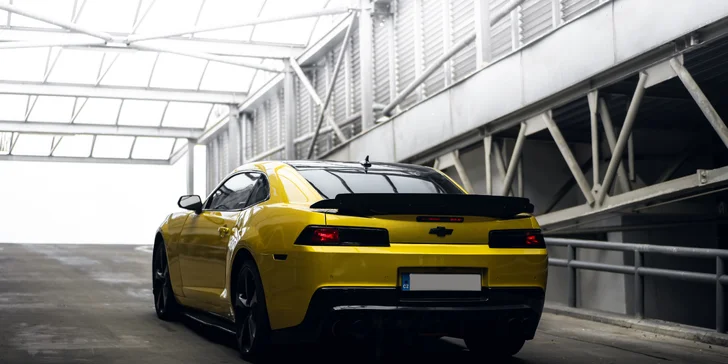 Brutální žihadlo Chevrolet Camaro SS: spolujízda i řízení na pár minut i pronájem na celý den