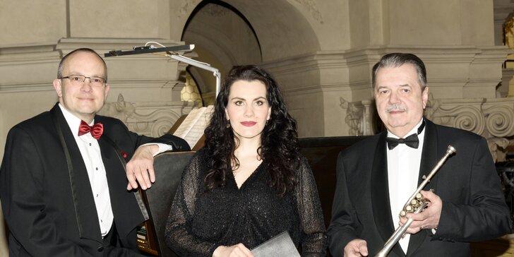 Koncert klasické hudby v barokním kostele v centru Prahy