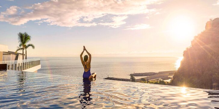Luxusní 5* resort na Madeiře: snídaně, bazény a pláž přímo u hotelu, možnost zajištění stravy a letenek
