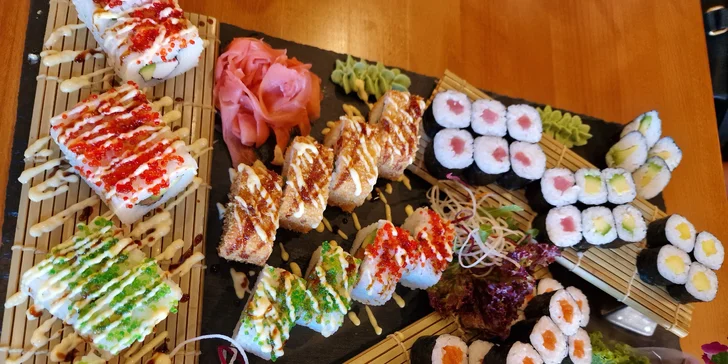 Set 32 nebo 54 ks sushi: maki, nigiri i speciální rolky podávané na suchém ledu