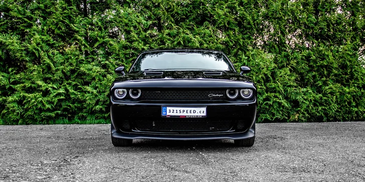 Dodge Challenger 5.7 V8 HEMI black na 12 či 24 hodin