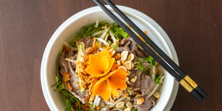 Otevřené vouchery do asijské restaurace Hoi An: až 2 000 Kč na sushi, poke bowls i vietnamské speciality