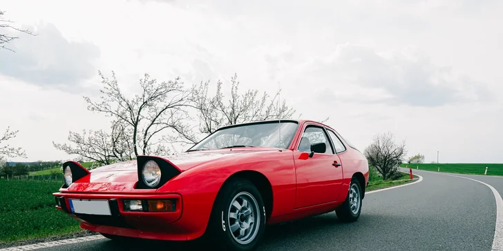 Jedinečný zážitek v Porsche 924 z roku 1978: 30–70 minut jízdy jako řidič či spolujezdec vč. paliva