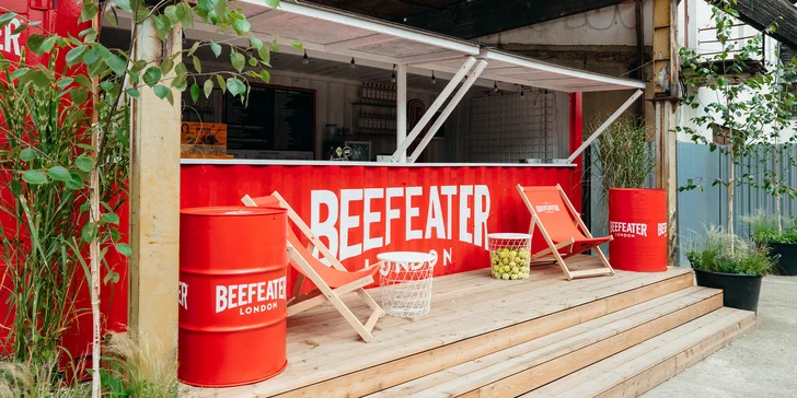 Dva či tři drinky z ginu Beefeater a tonicu na stylové zahradě Central Garden